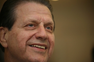 Πολύδωρας: “Αρωγή, όχι αποδόμηση”