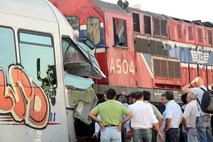 Σύγκρουση προαστιακού με εμπορική αμαξοστοιχία