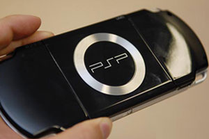 Νέο λεπτότερο PSP