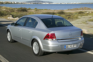 Νέο Opel Astra Notchback