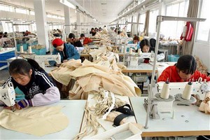 Ρεκόρ εμπορικού πλεονάσματος στην Κίνα