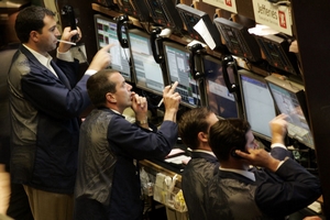 Τρελή κούρσα για πετρέλαιο και ευρώ