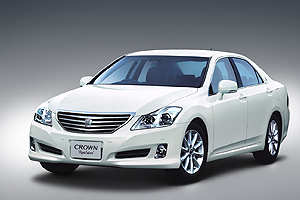 Η Toyota ανασχεδιάζει το Crown