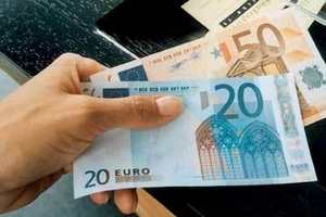 Συνεχίζεται η απεργία στην Τράπεζα της Ελλάδος