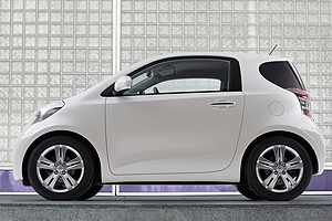 Toyota iQ
