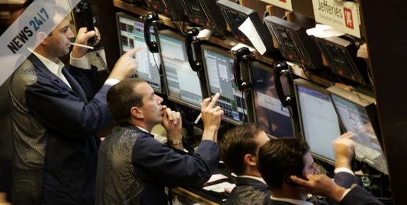 Βουτιά στις τιμές του πετρελαίου
