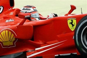 Στο πλευρό της Ferrari