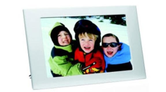 LG digital photo frames