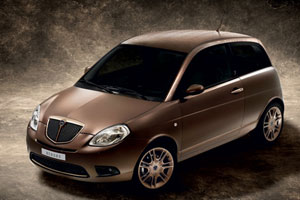 Νέα Lancia YPSILON VERSUS