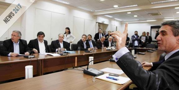 “Αλλαγές μόνο μετά από διάλογο”