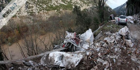 Κλειστά τα Τέμπη λόγω κατολίσθησης