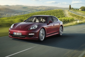 Πρεμιέρα για Panamera και Panamera 4