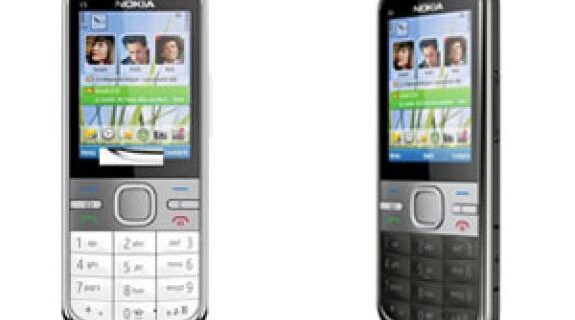 Nokia C5: Ώρα για Facebook και chat