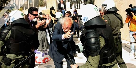 Συγγνώμη από τον Μανώλη Γλέζο