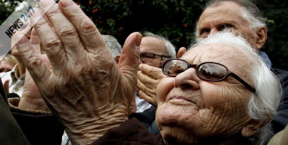 Στεγνώνουν τα ταμεία για το δώρο Πάσχα