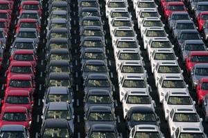 “Στραγγαλίζουν” τα νέα τεκμήρια
