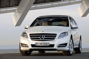 Στη Νέα Υόρκη η Mercedes R Class
