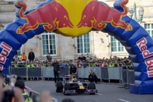 “Πλημμύρισε” η Μπογκοτά από Red Bull