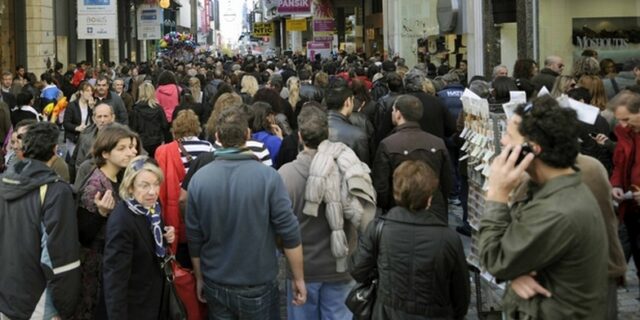 Μέχρι τις 6 ανοιχτά τα εμπορικά – Φθηνότερο το οικογενειακό τραπέζι