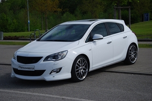 Άγριο Opel Astra από την Steinmetz
