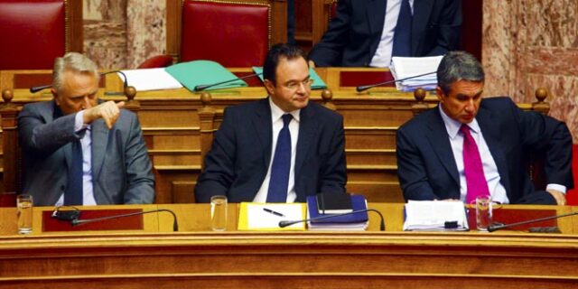 Στα τέσσερα βήματα η κυβέρνηση