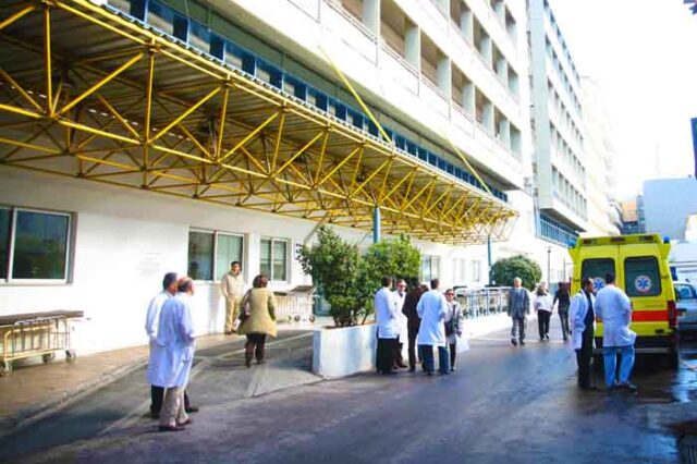Νοσοκομειακοί Γιατροί: Υπάρχουν νοσοκομεία που δεν έχουν σύριγγες και γάζες