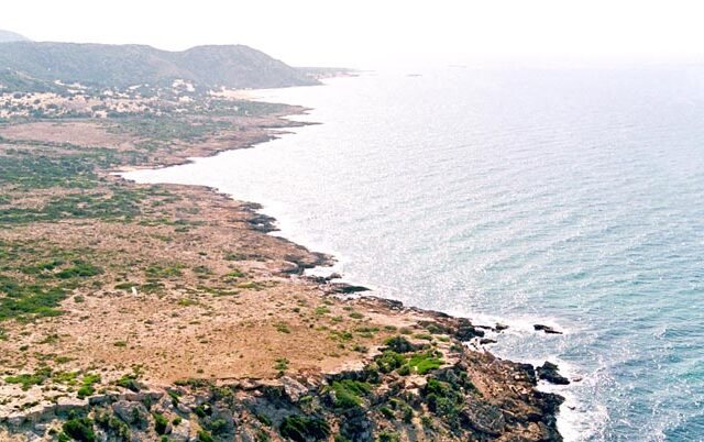 Πιάνει λιμάνι