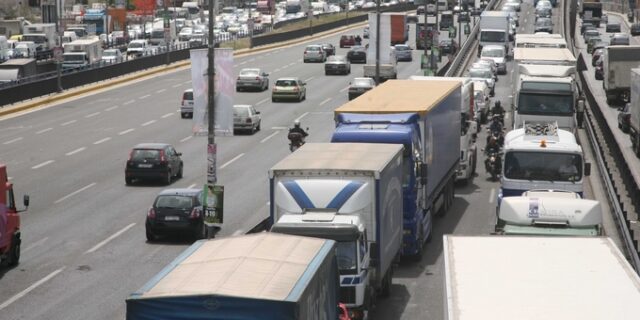 Τροχαίο στον Κηφισό και τεράστιο μποτιλιάρισμα