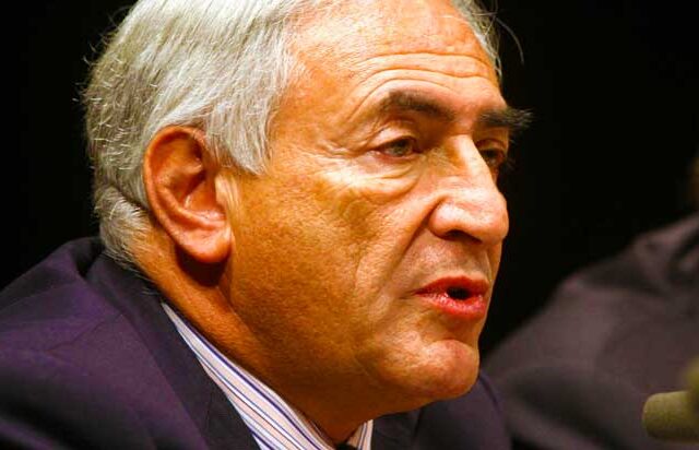 Ικανοποίηση από Στρος Καν