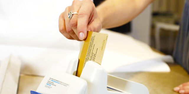 Μετρητά τέλος από σήμερα