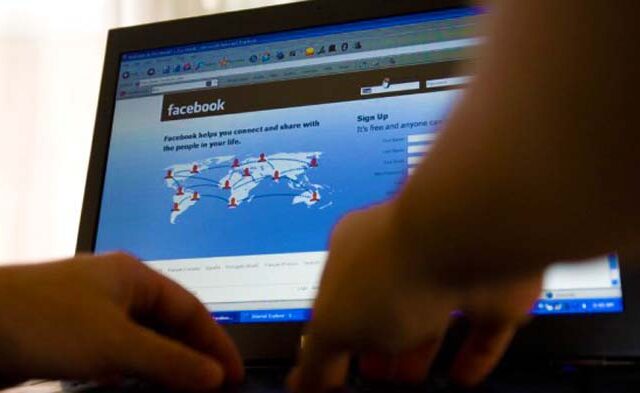Χωρίς Facebook και Twitter