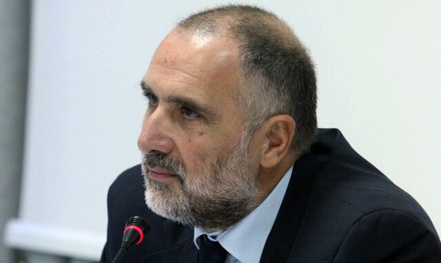Επιτροπή σοφών για τις αλλαγές