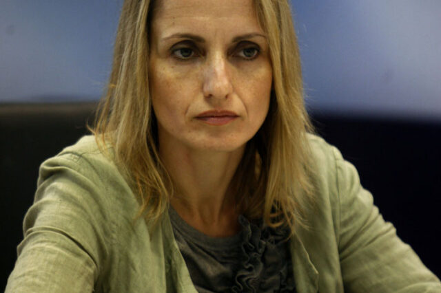 Τίνα Μπιρμπίλη: Κι όμως είναι εδώ