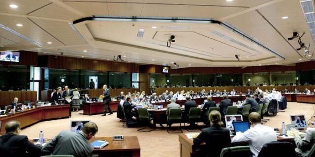 Ζητείται μηχανισμός στήριξης