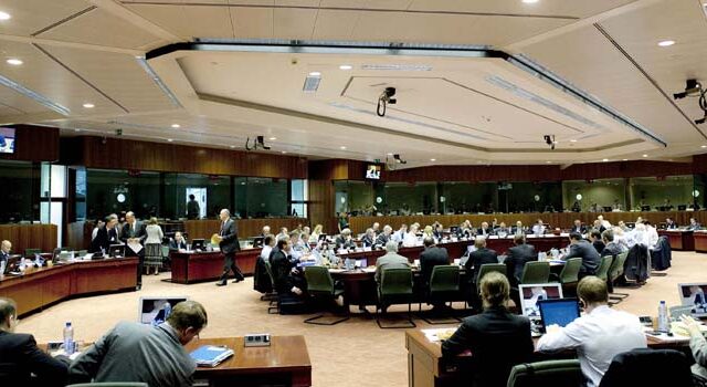 Ζητείται μηχανισμός στήριξης