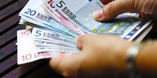 Στις τράπεζες για περαίωση