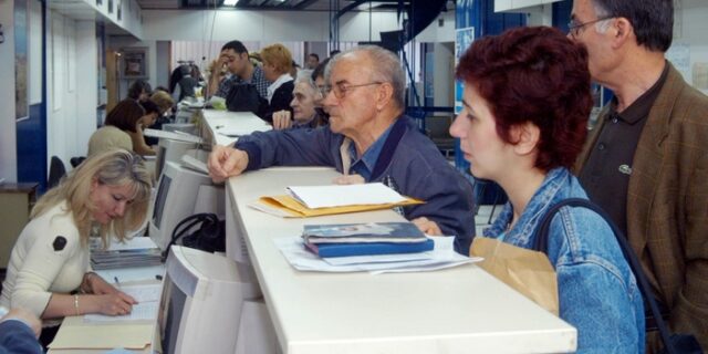 Περισσότεροι στις τράπεζες