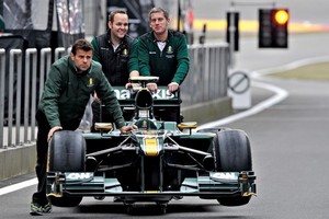 Τα “έσπασαν” Lotus-Cosworth