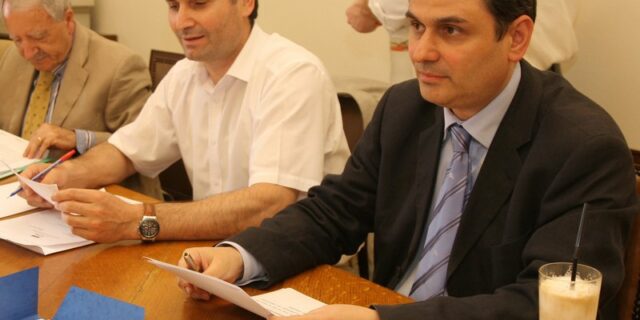 Απολύσεις μετά τις αξιολογήσεις