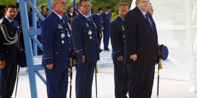 Συνεχίζουν τις προκλήσεις