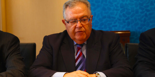 Βλέπει υποκινητές