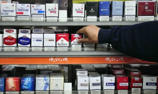 Νέος φόρος στα φθηνά τσιγάρα