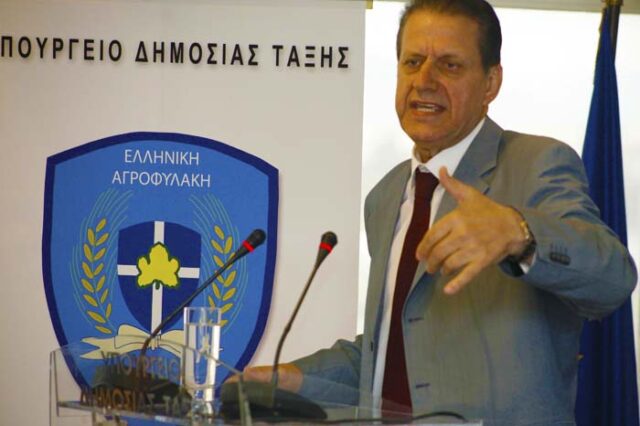 Εις το όνομα του πατρός χάθηκε η αξιοπρέπεια…