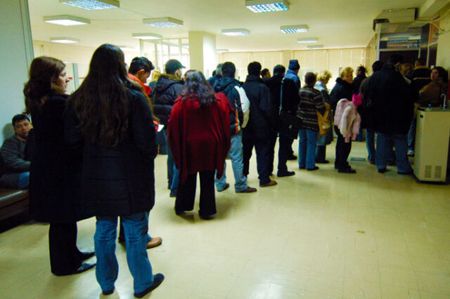 Γολγοθάς στις εφορίες