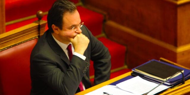 Πήρε πίσω τη διάταξη