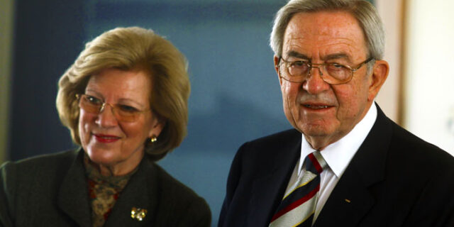 Εφορία καλεί Κωνσταντίνο