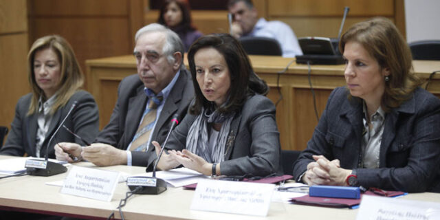 Διάλογος με αποχωρήσεις