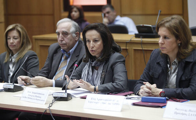 Διάλογος με αποχωρήσεις