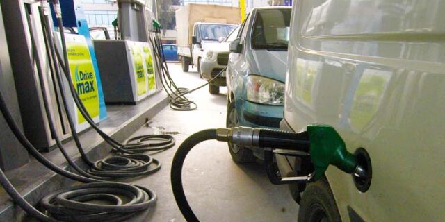 Βαθμιαία μείωση των τιμών των καυσίμων