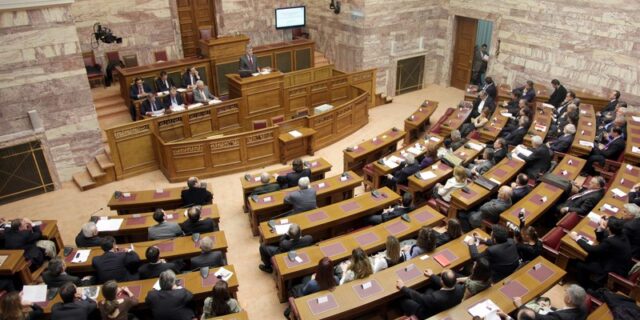 Ανοιχτά τα κλειστά επαγγέλματα